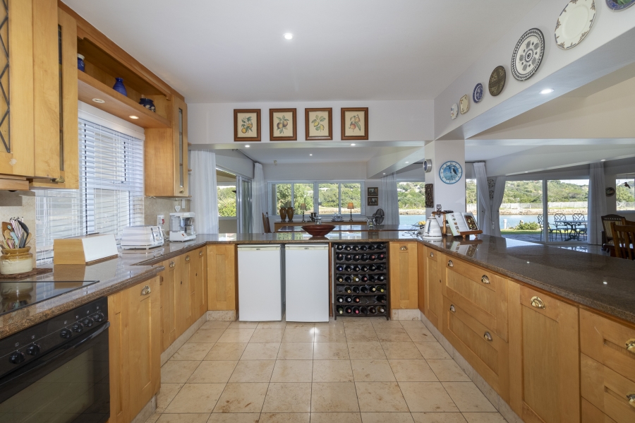 6 Bedroom Property for Sale in Royal Alfred Marina Eastern Cape